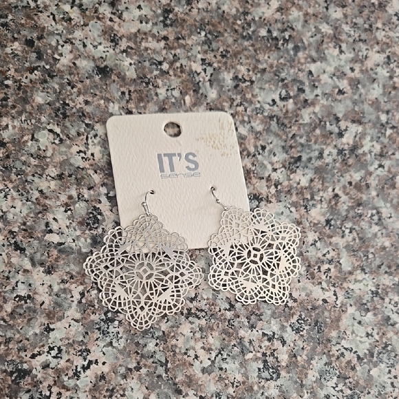 IT'S Sense Silver Filigree Earrings - Picture 1 of 3